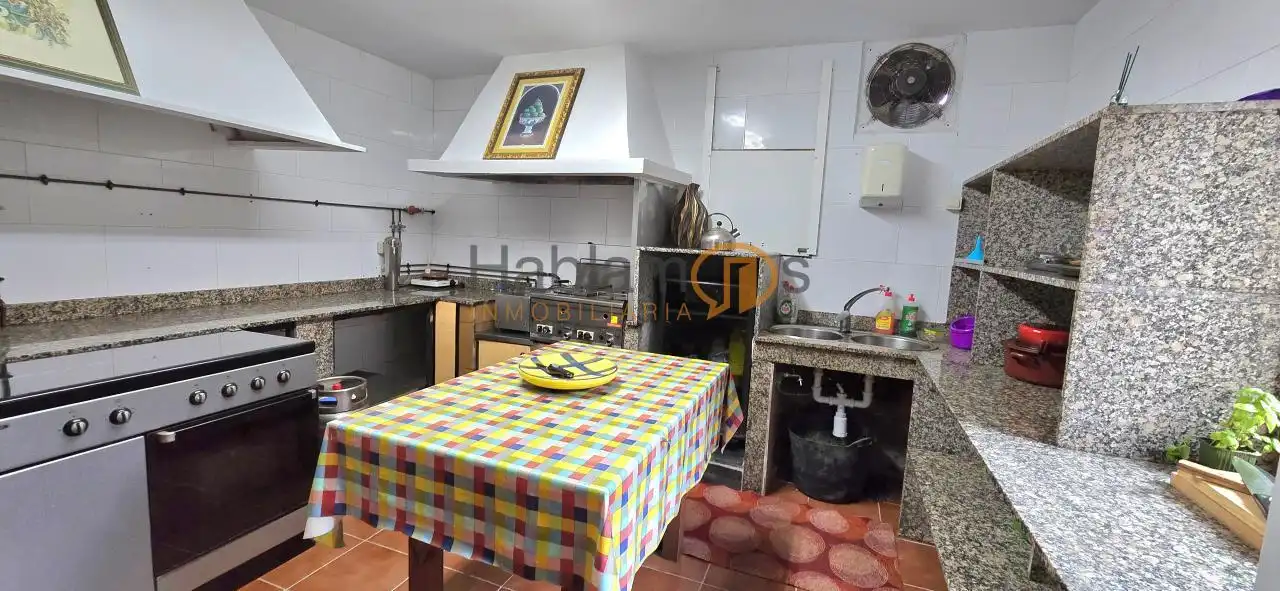Cocina de Casa o chalet en venta en Vilagarcía de Arousa con Jardín privado, Terraza y Trastero