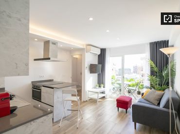 Flat with balcony to rent in Algirós