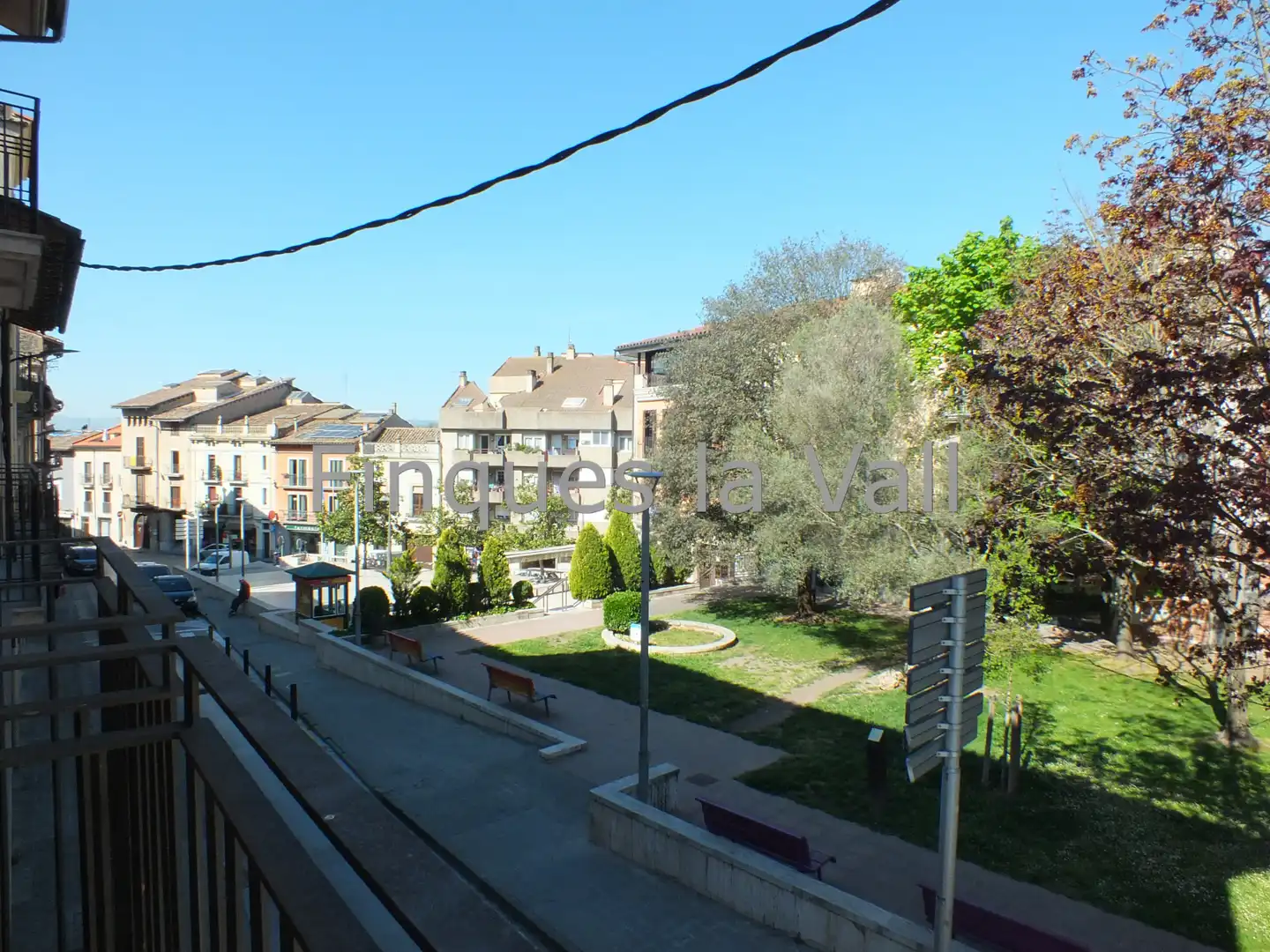 Außenansicht von Wohnung zum Verkauf in Roda de Ter mit Heizung, Ofen und Balkon