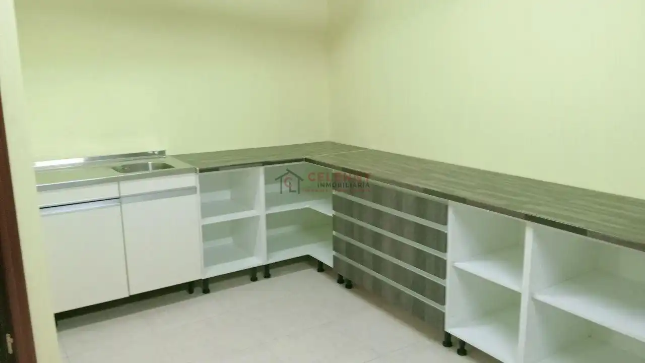 Cocina de Casa o chalet en venta en San Cibrao das Viñas con Calefacción, Jardín privado y Terraza