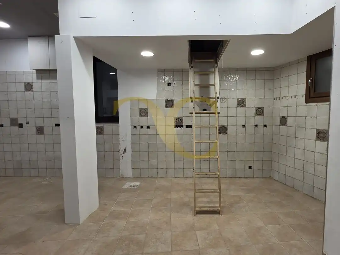 Commercial properties for rent in Llanes  with Air Conditioner