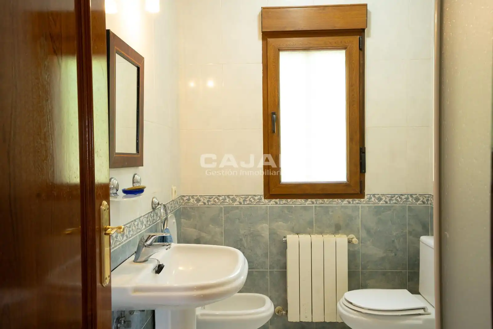 Bathroom of Houses for sale in Cerezo de Arriba  with Heating