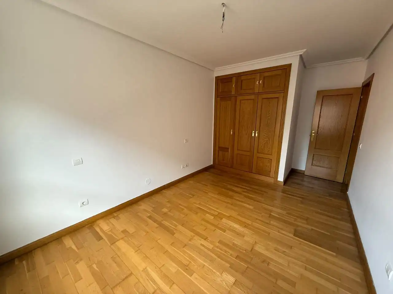 Bedroom of Flat for sale in Castro-Urdiales  with Heating, Parquet flooring and Terrace