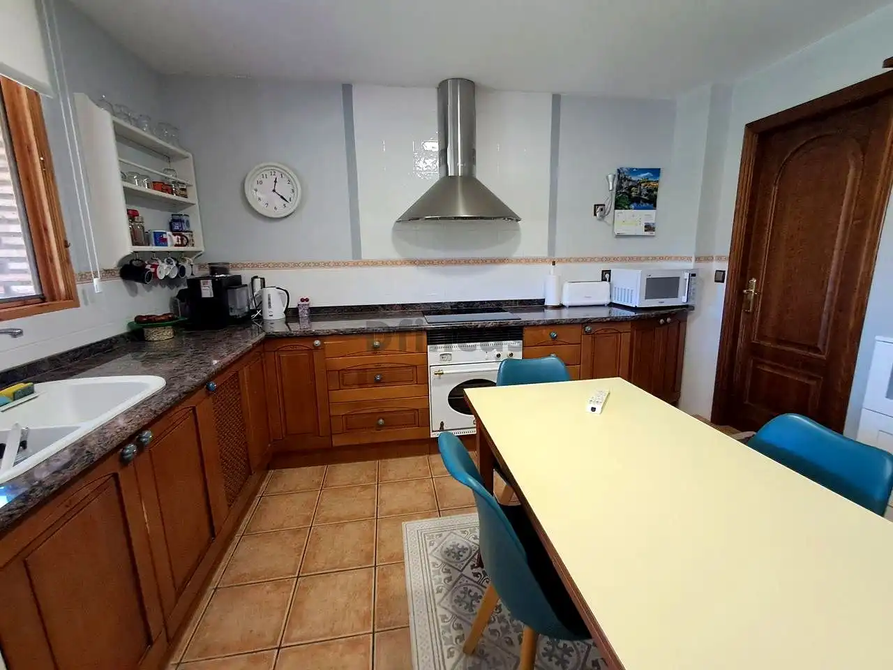 Cuina de Casa o xalet en venda en Teruel amb Aire condicionat, Calefacció i Jardí privat