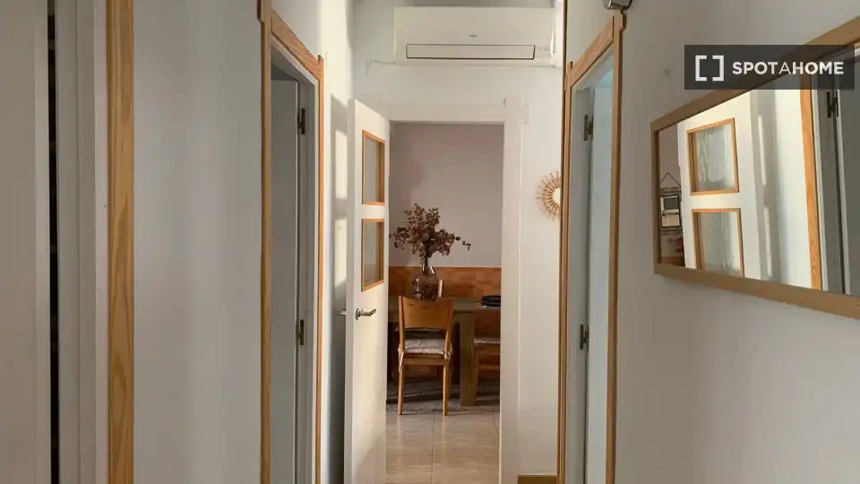 Flat for share in Alicante / Alacant  with Air Conditioner, Terrace and Furnished