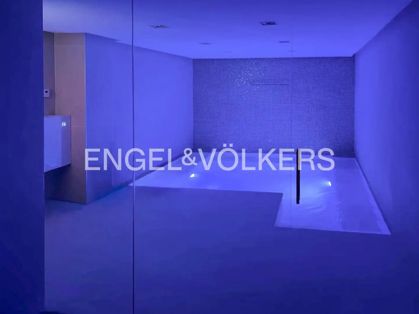Piscina de Casa o chalet en venta en Boadilla del Monte con Aire acondicionado, Calefacción y Jardín privado