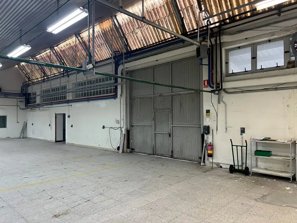 Vista exterior de Nave industrial en venta en Arteixo con Calefacción
