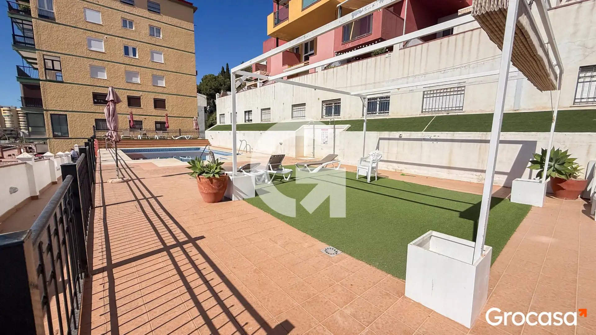 Swimming pool of Flat for sale in Torremolinos  with Air Conditioner, Heating and Terrace