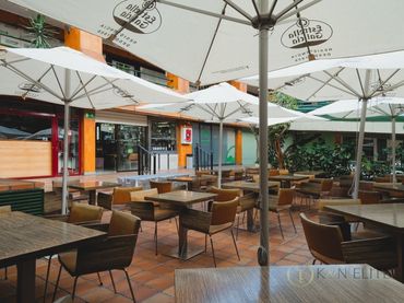 Local comercial en venta en Avenida Monteclaro