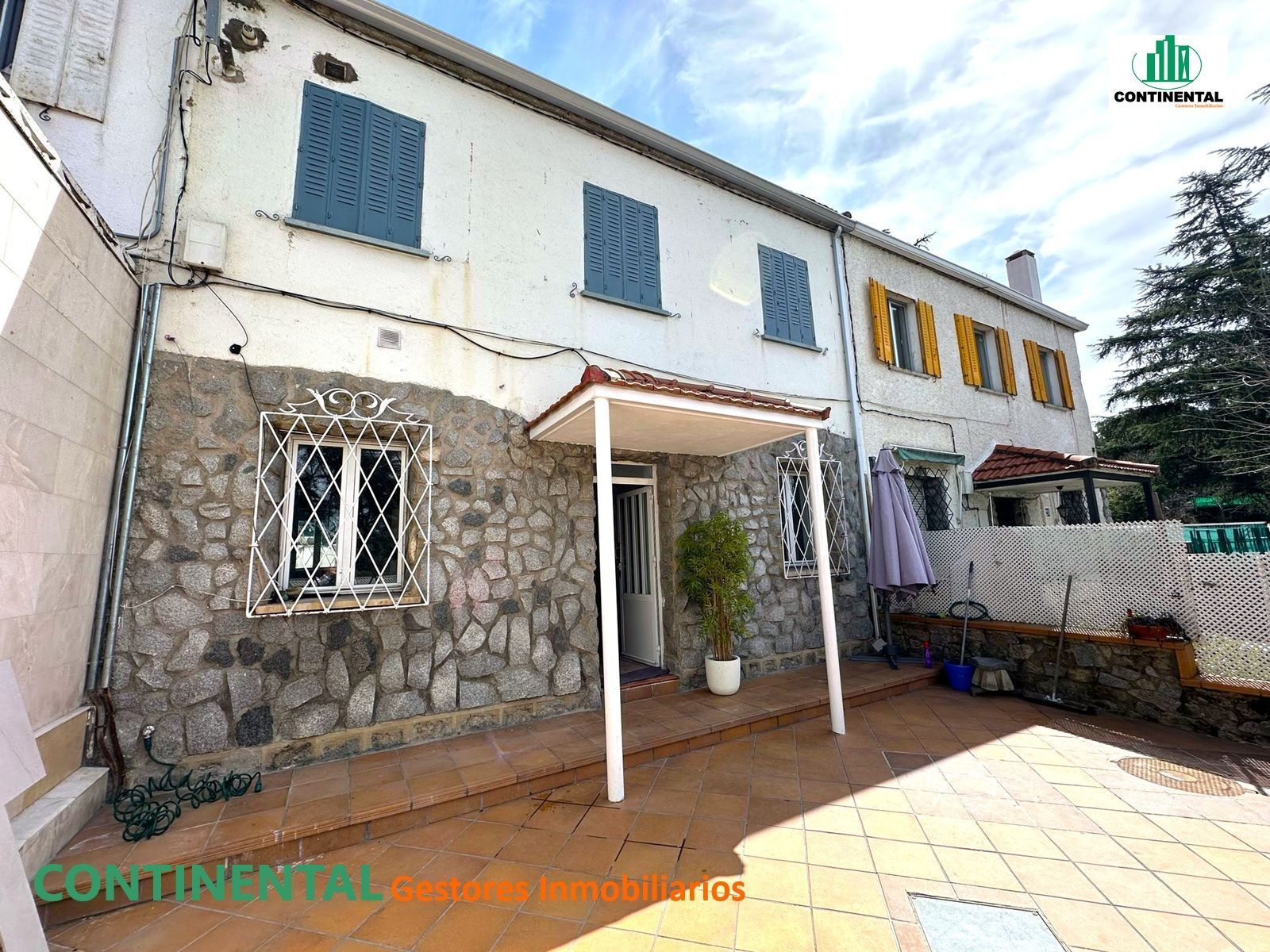 Vista exterior de Casa o xalet en venda en Collado Villalba amb Calefacció i Jardí privat