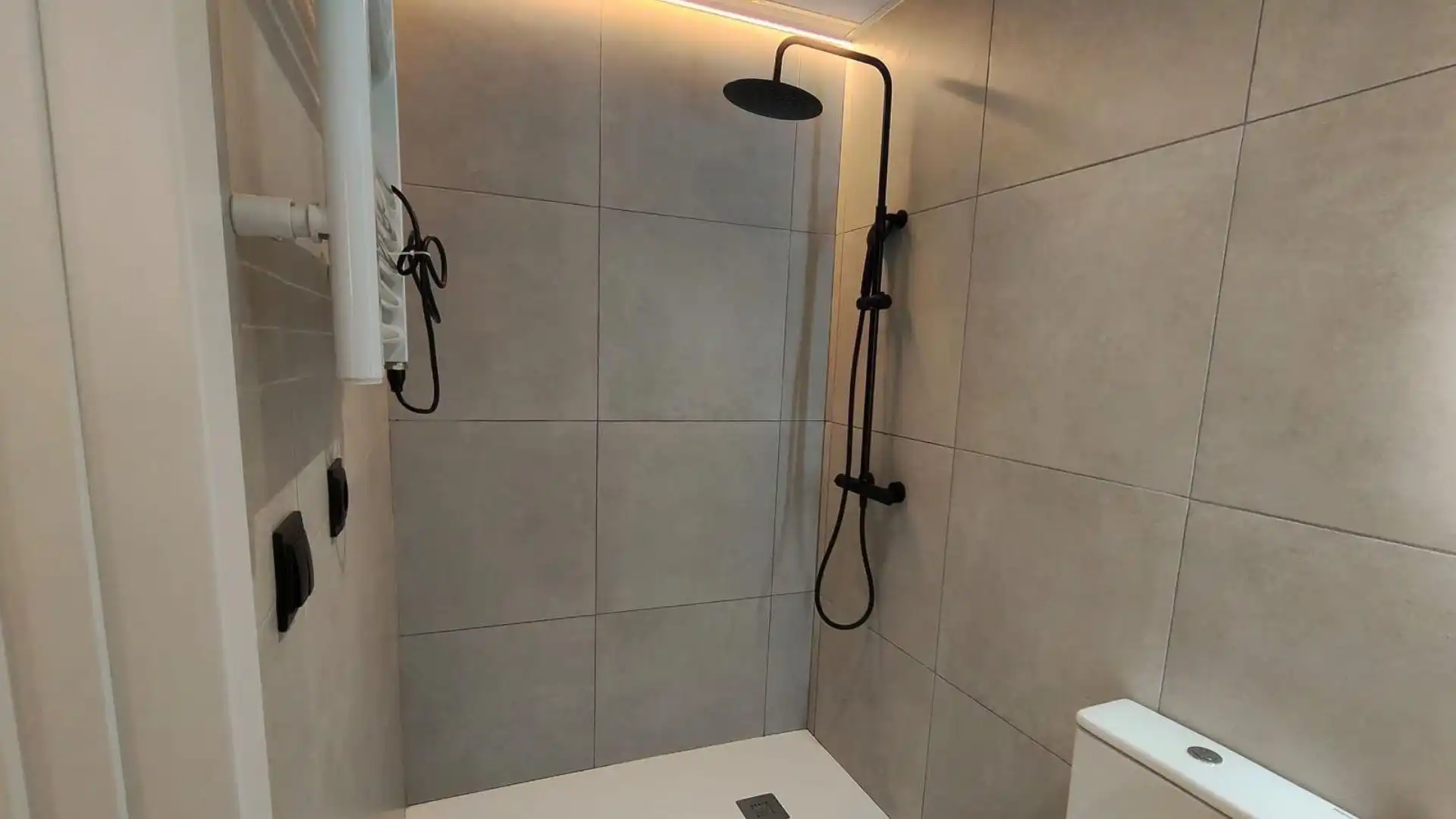 Bany de Pis en venda en Madrid amb Terrassa