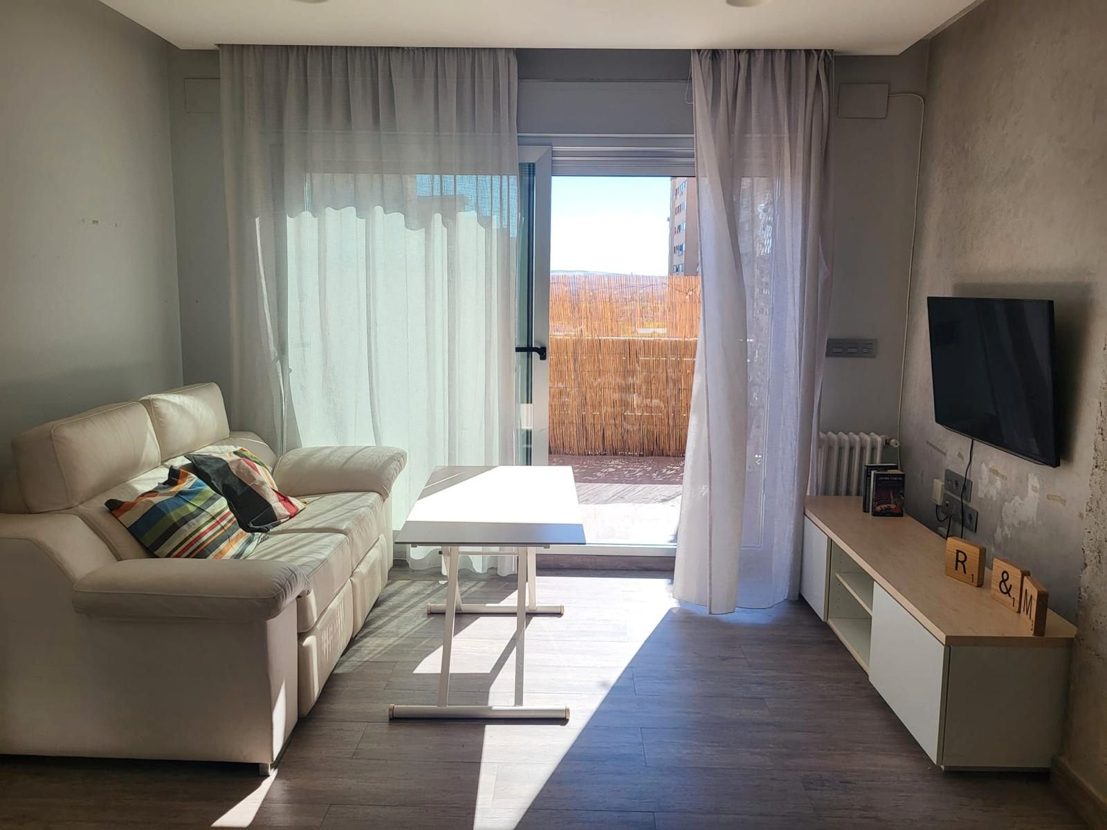 Dormitori de Àtic de lloguer en  Granada Capital amb Aire condicionat, Calefacció i Terrassa