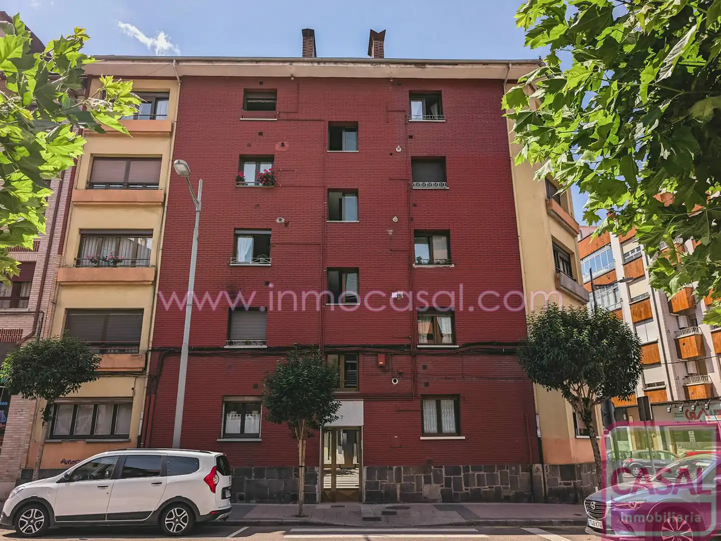Vista exterior de Piso en venta en Mieres (Asturias) con Calefacción, Trastero y Amueblado