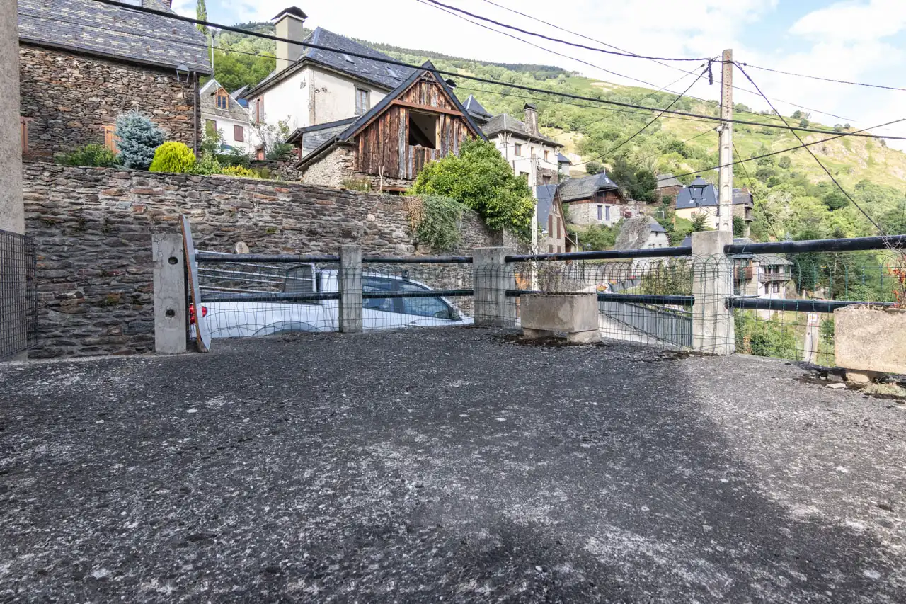 Aparcament de Casa o xalet en venda en Canejan amb Moblat