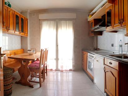 Kitchen of Apartment for sale in Venta de Baños