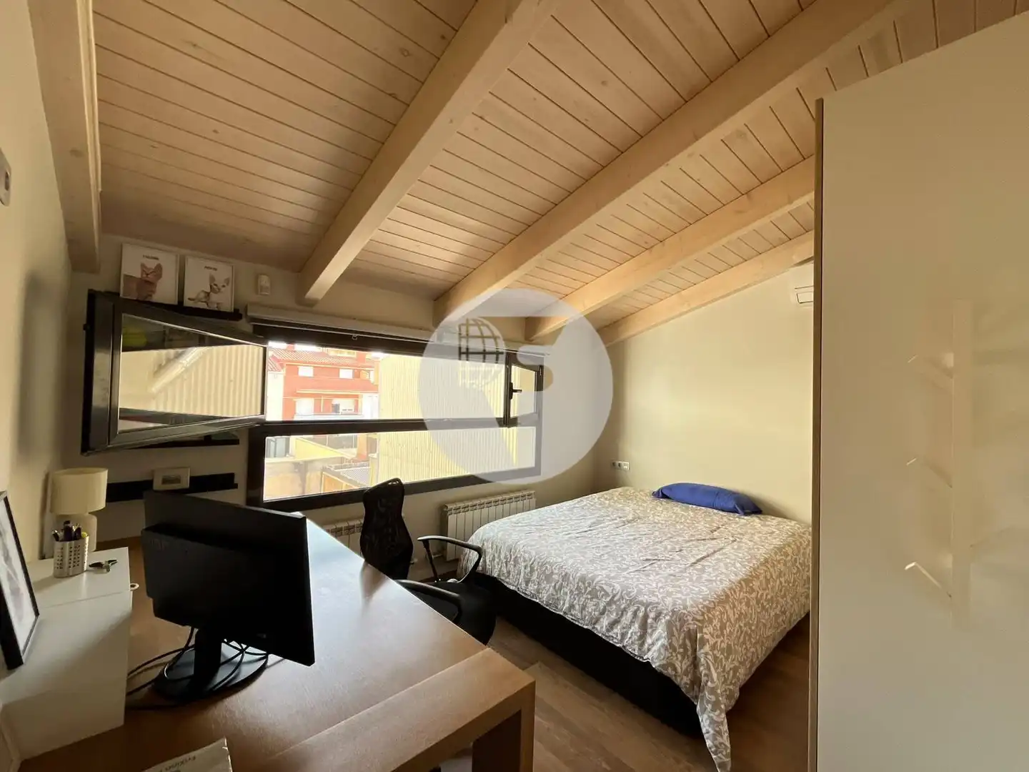 Casa aparellada amb terrassa en venda a Ponent, imagen 43