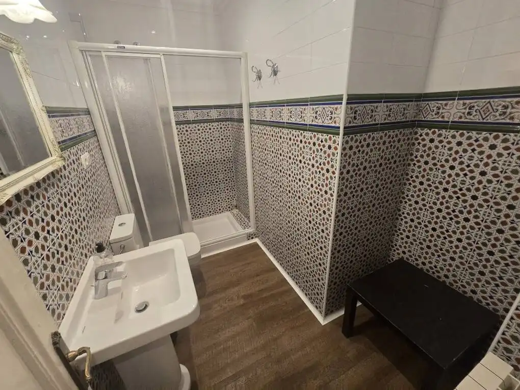 Bathroom of Flat for rent in Donostia - San Sebastián   with Heating and Balcony