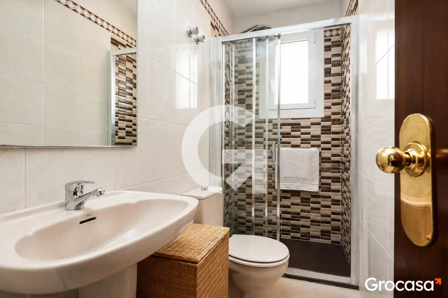 Baño de Casa adosada en venta en Barcelona con Aire acondicionado, Calefacción y Terraza