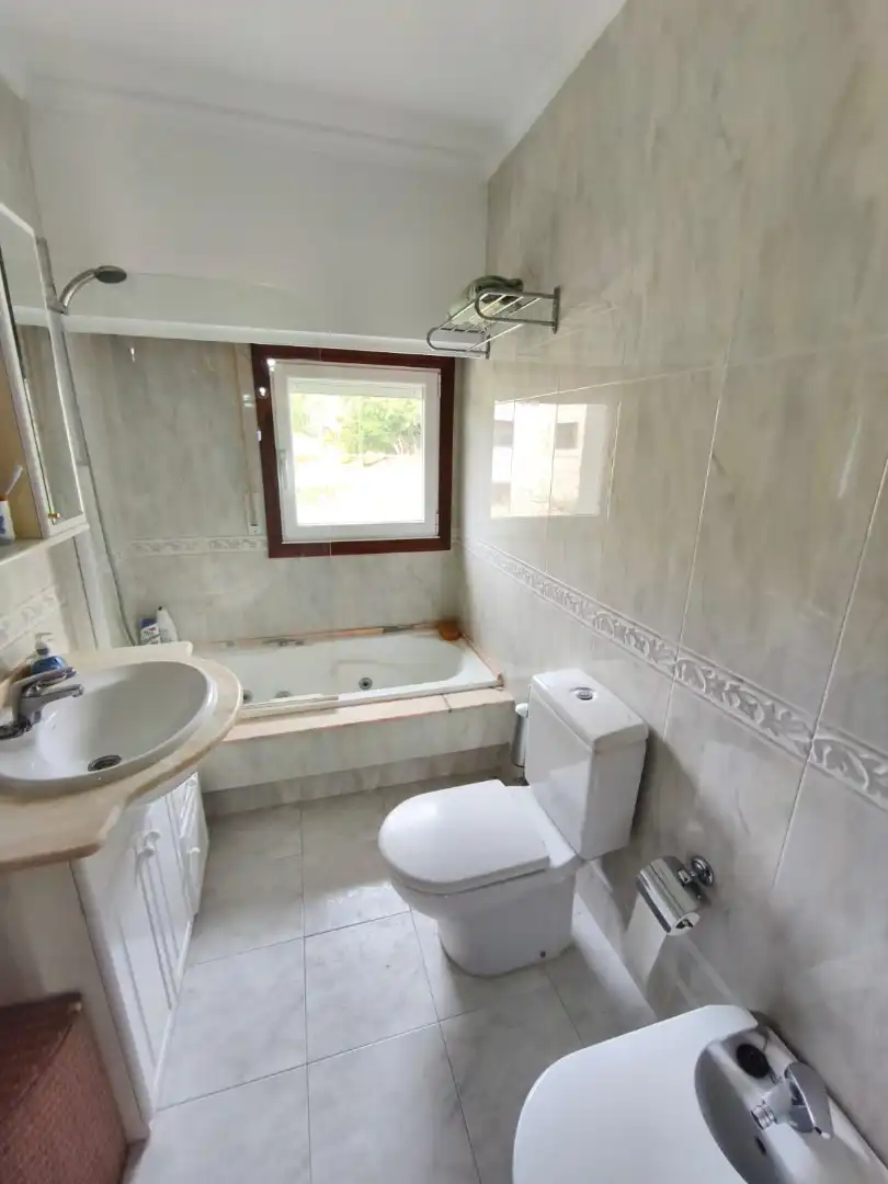 Bathroom of Houses for sale in Toén  with Heating, Private garden and Parquet flooring