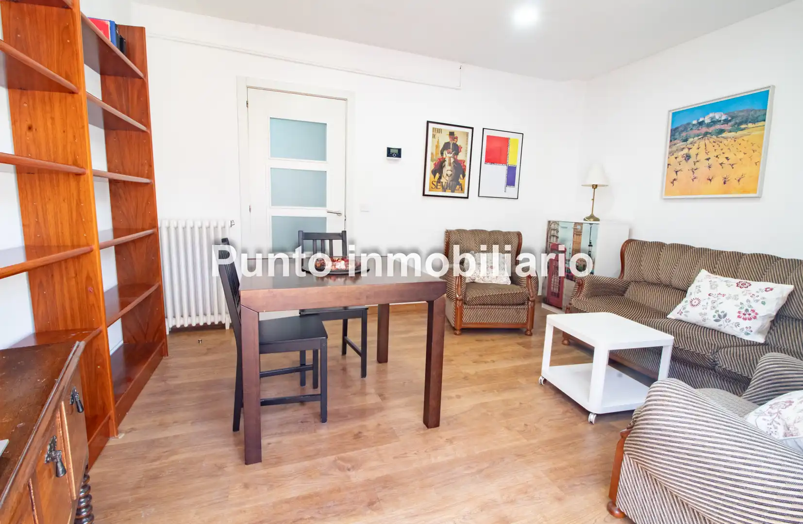 Sala d'estar de Pis en venda en Valladolid amb Calefacció, Parquet i Traster