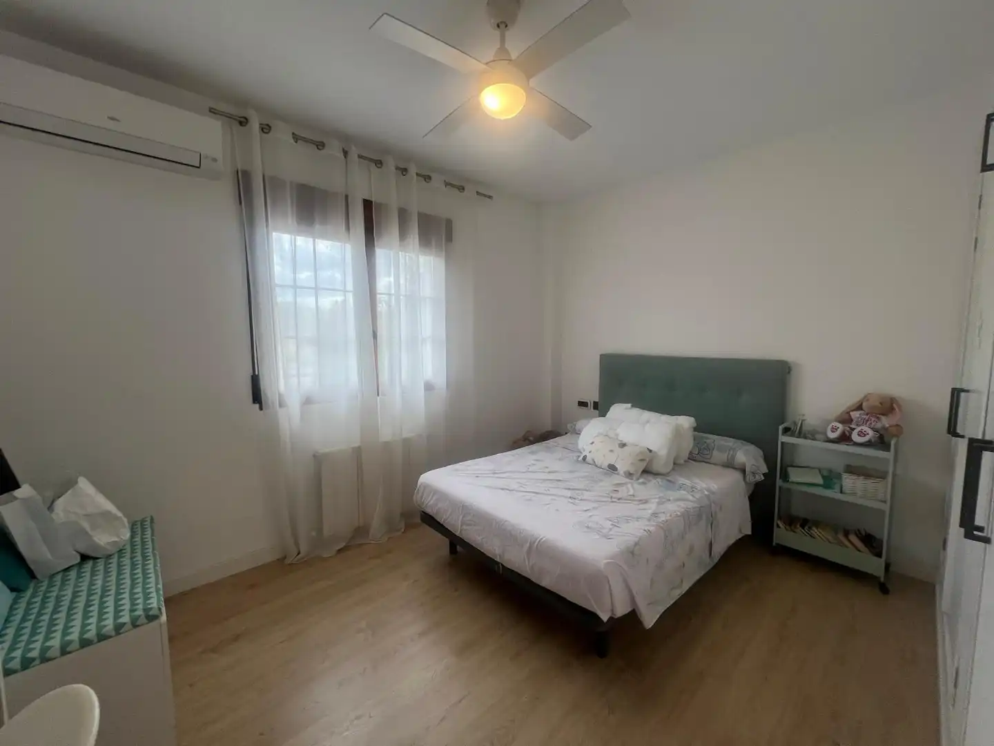 Bedroom of Houses for sale in El Pilar 