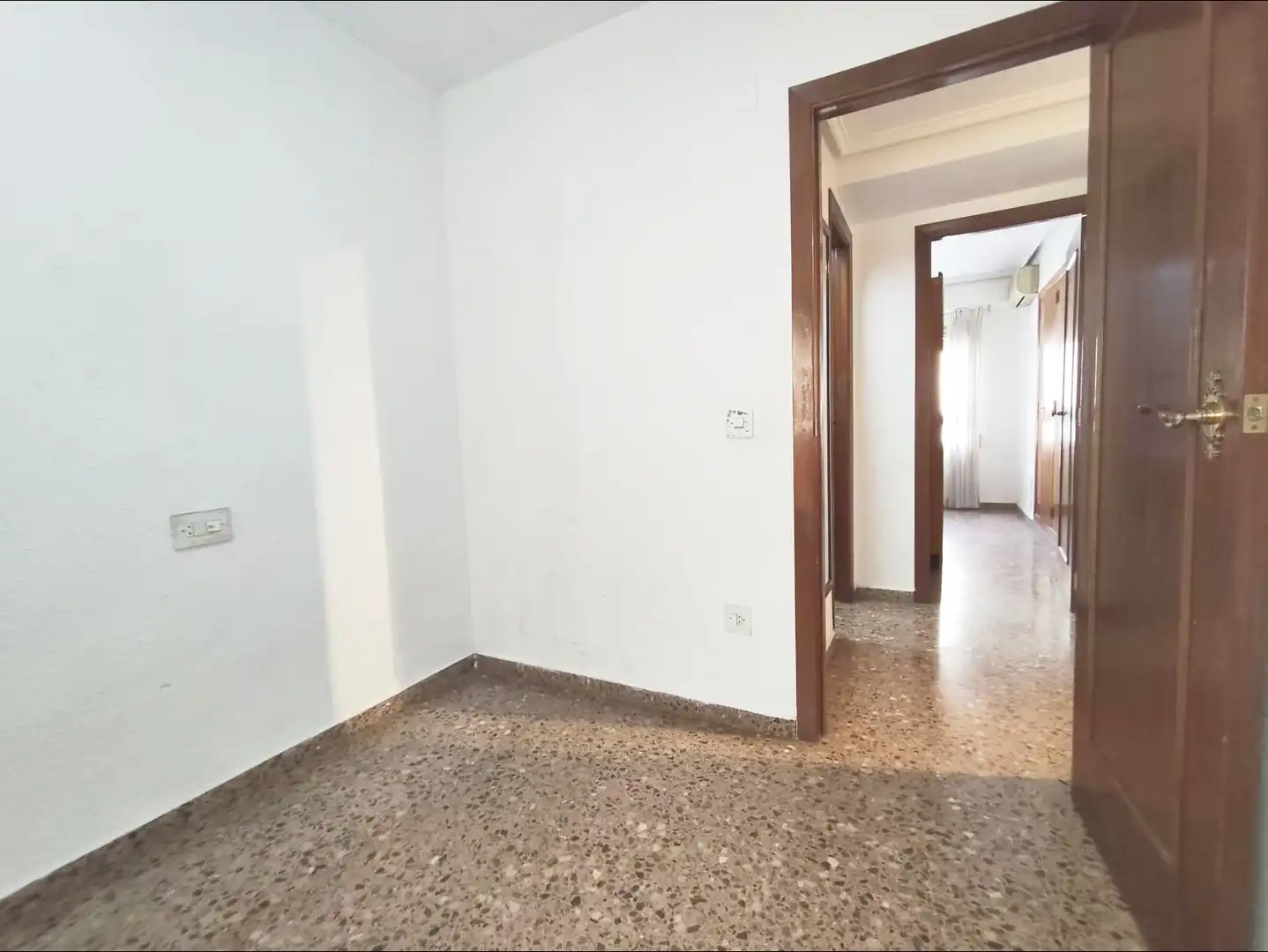 Flat for sale in Valencia  with Air Conditioner, Terrace and Balcony