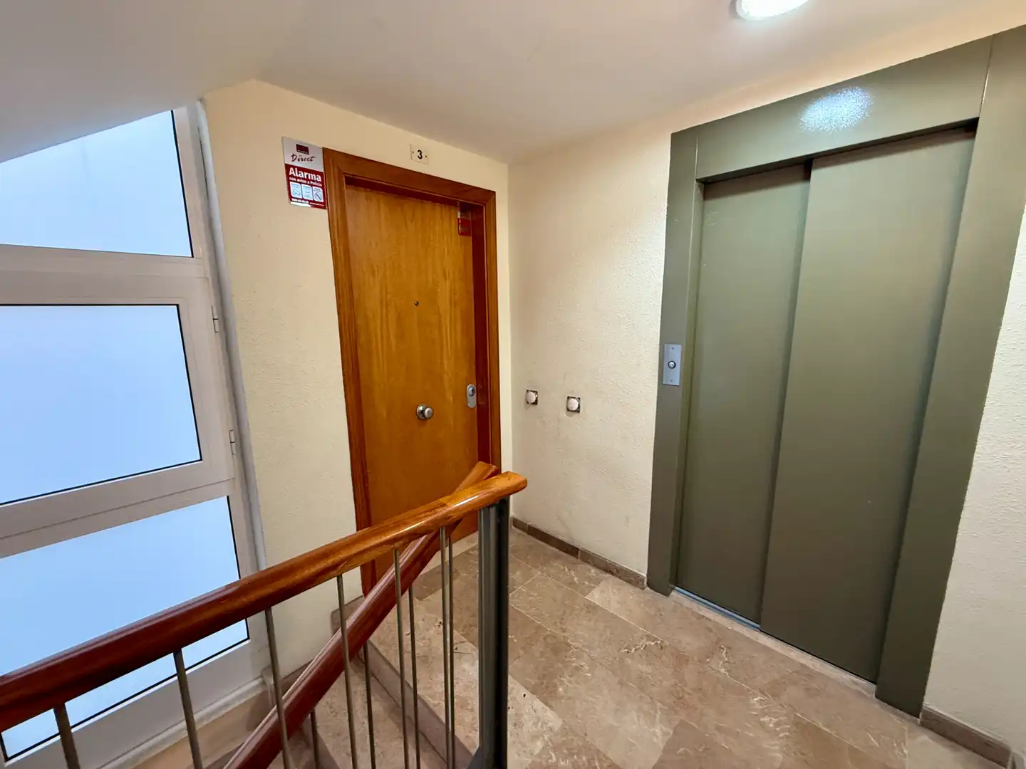 Wohnung zum Verkauf in Barcelona mit Heizung, Terrasse und Alarm