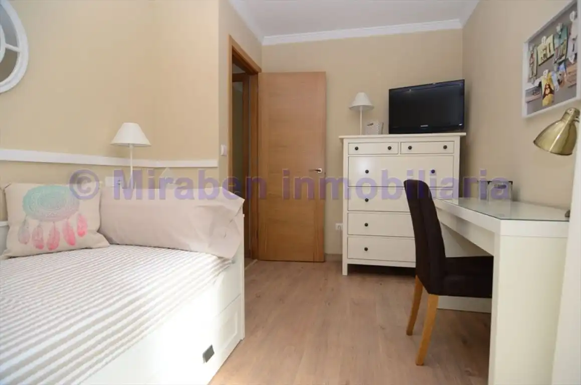 Habitación de Piso de alquiler en Boiro con Calefacción, Terraza y Amueblado