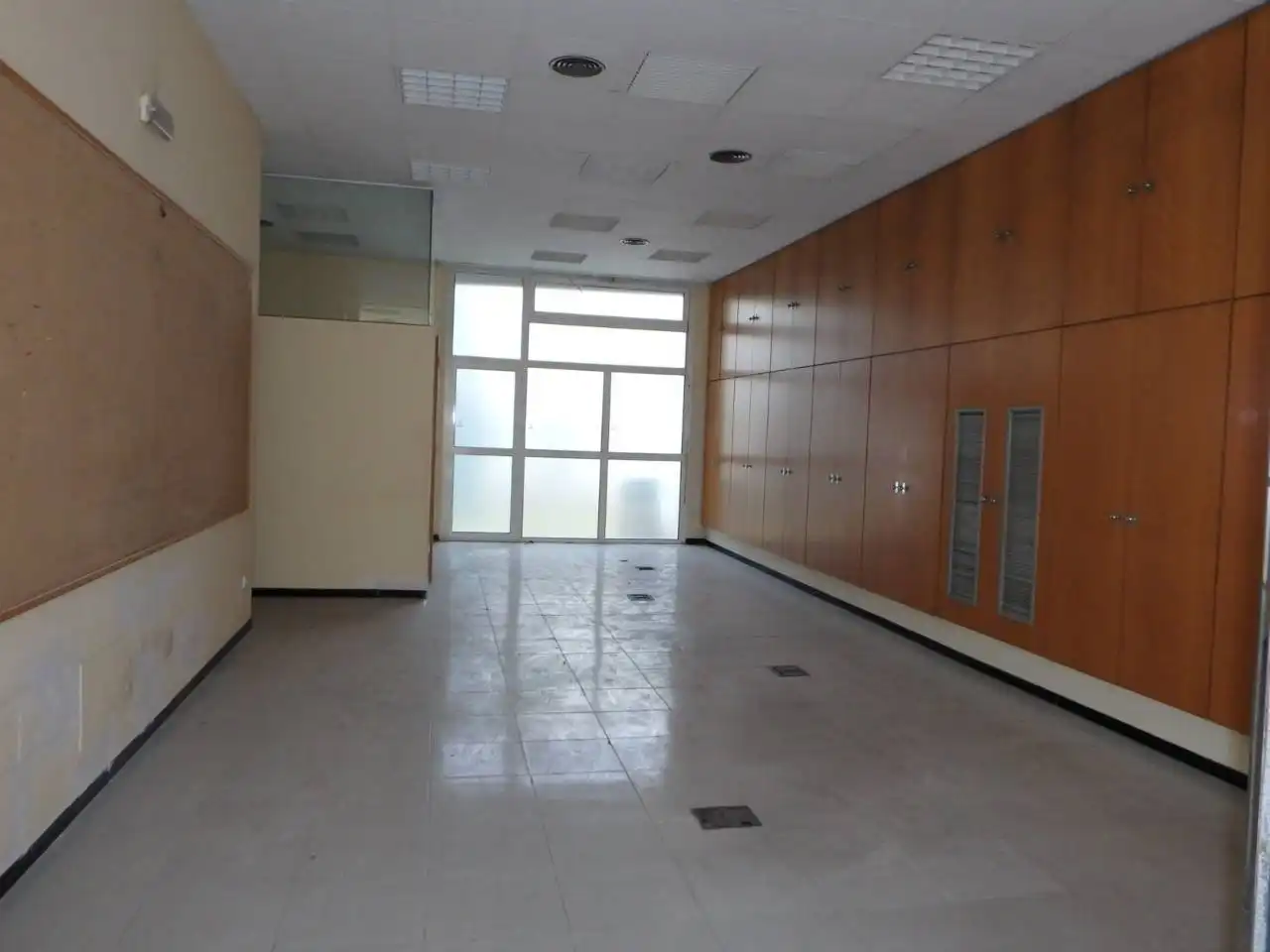 Locale commerciale in affitto a Calle Monterols, imagen 3