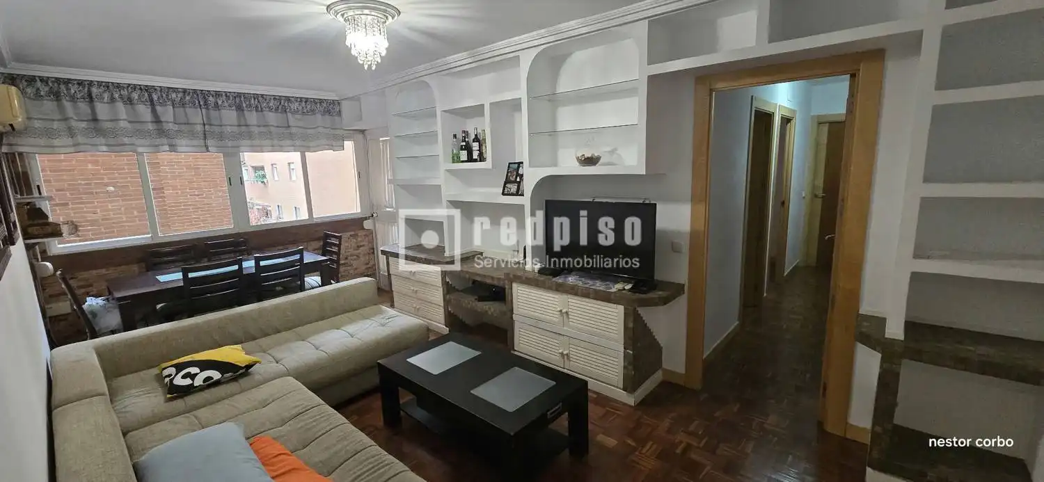 Sala d'estar de Pis en venda en Torrejón de Ardoz amb Calefacció, Jardí privat i Parquet