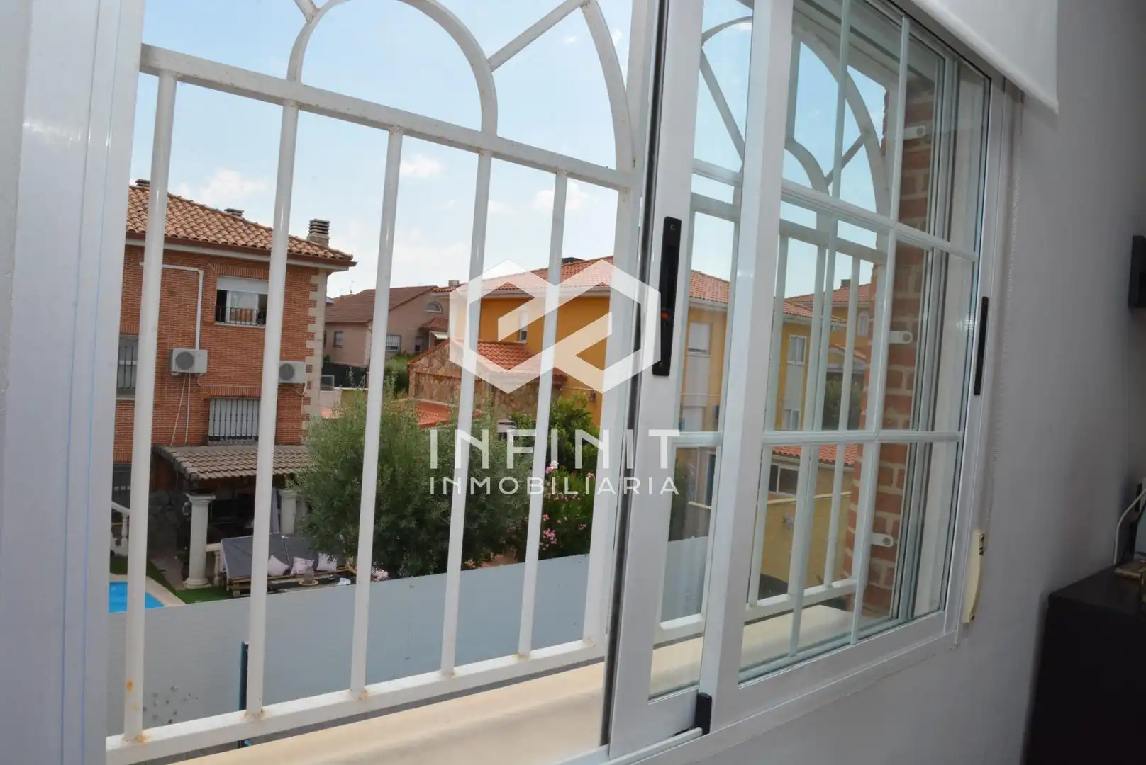 Terrassa de Casa adosada en venda en Torrejón del Rey amb Calefacció, Jardí privat i Terrassa