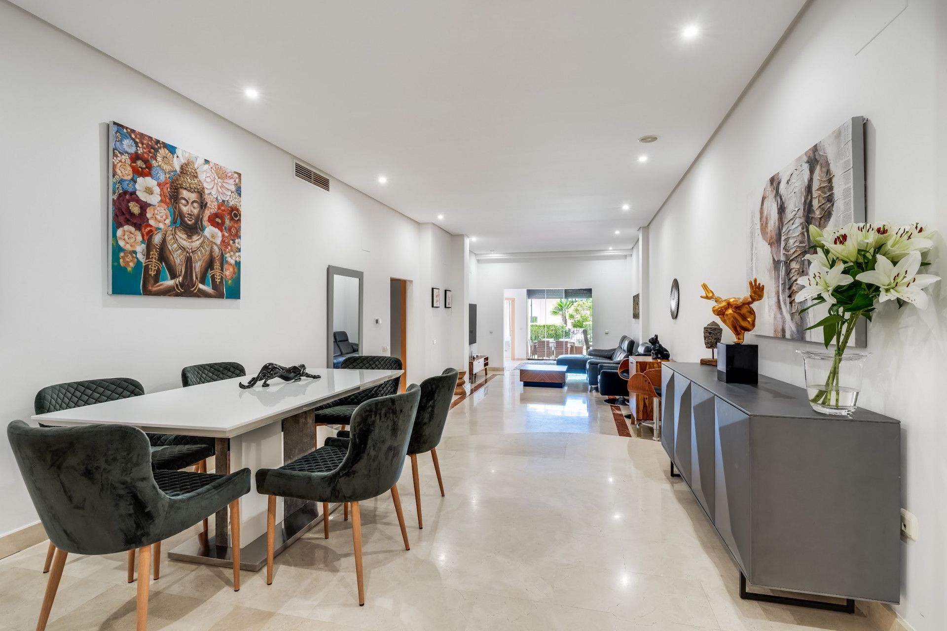 Dining room of Planta baja for sale in Marbella  with Air Conditioner, Terrace and Storage room