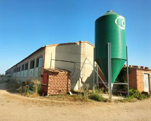 Vista exterior de Nau industrial en venda en Peñausende