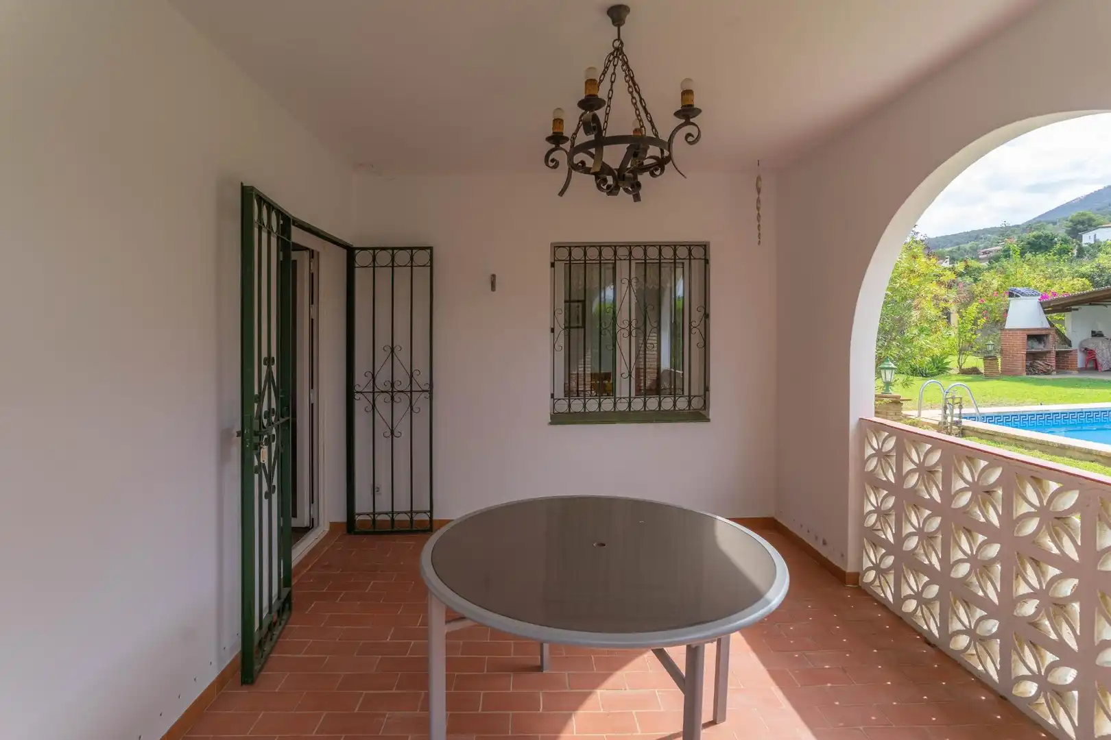 Haus oder Chalet zum Verkauf in Alhaurín El Grande mit Klimaanlage, Privatgarten und Terrasse