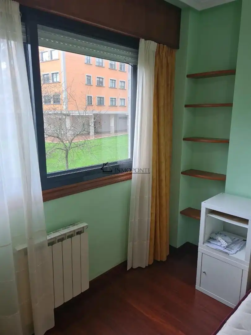 Bedroom of Apartments for rent in Pontevedra Capital   with Heating, Storage room and Furnished