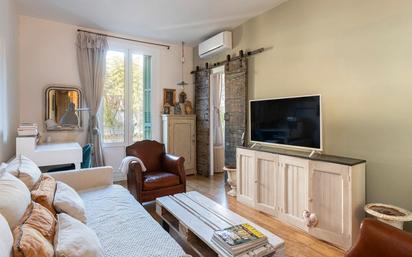 Living room of Apartment for sale in  Barcelona Capital  with Air Conditioner, Heating and Balcony