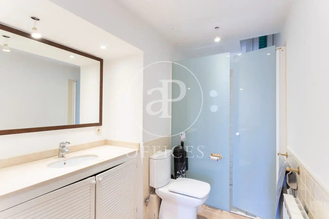 Badezimmer von Büro zur Miete in Barcelona mit Heizung