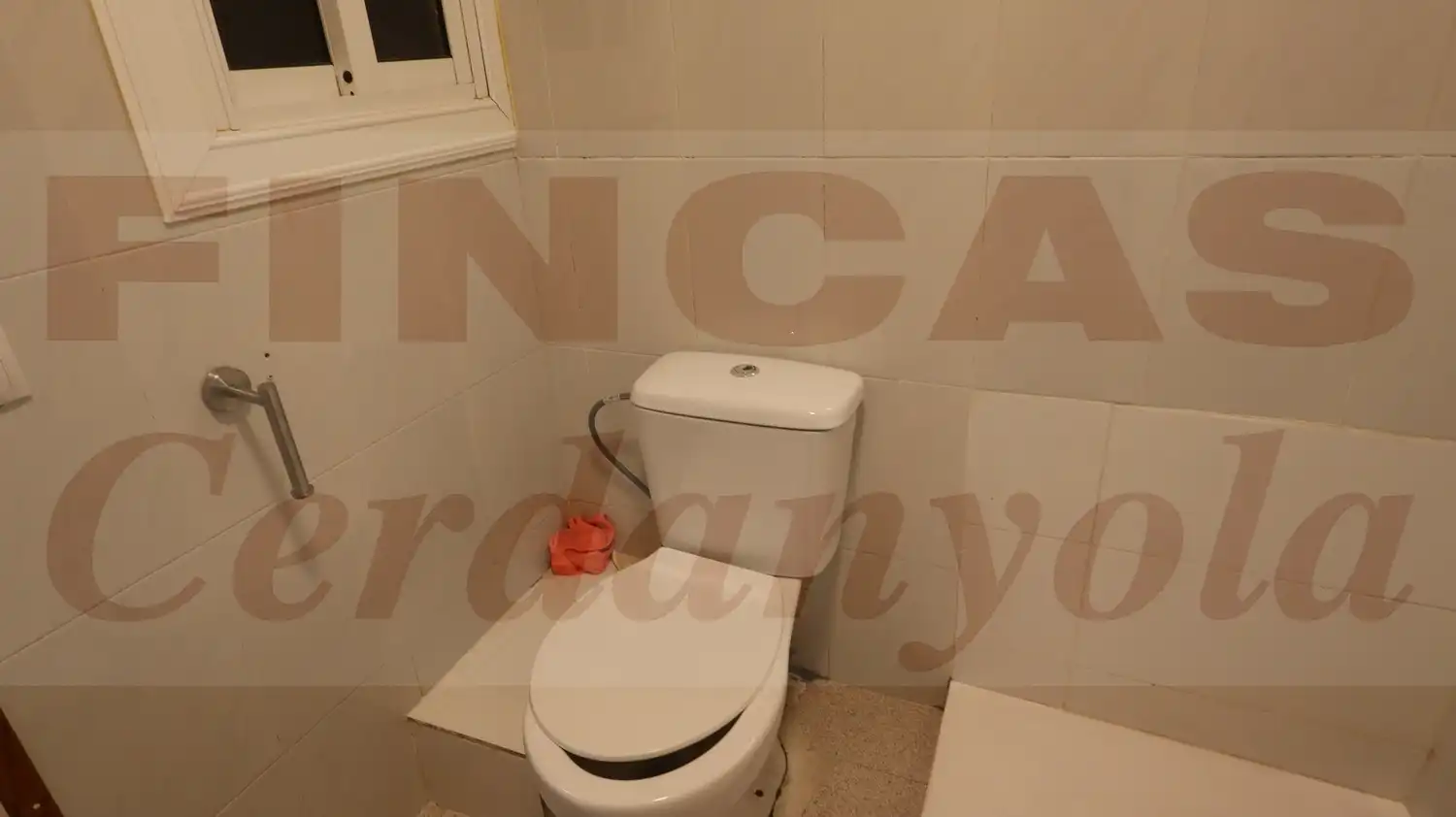 Bany de Àtic en venda en Ripollet amb Terrassa