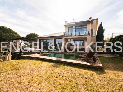 Vista exterior de Casa o xalet en venda en Galapagar amb Aire condicionat, Calefacció i Jardí privat