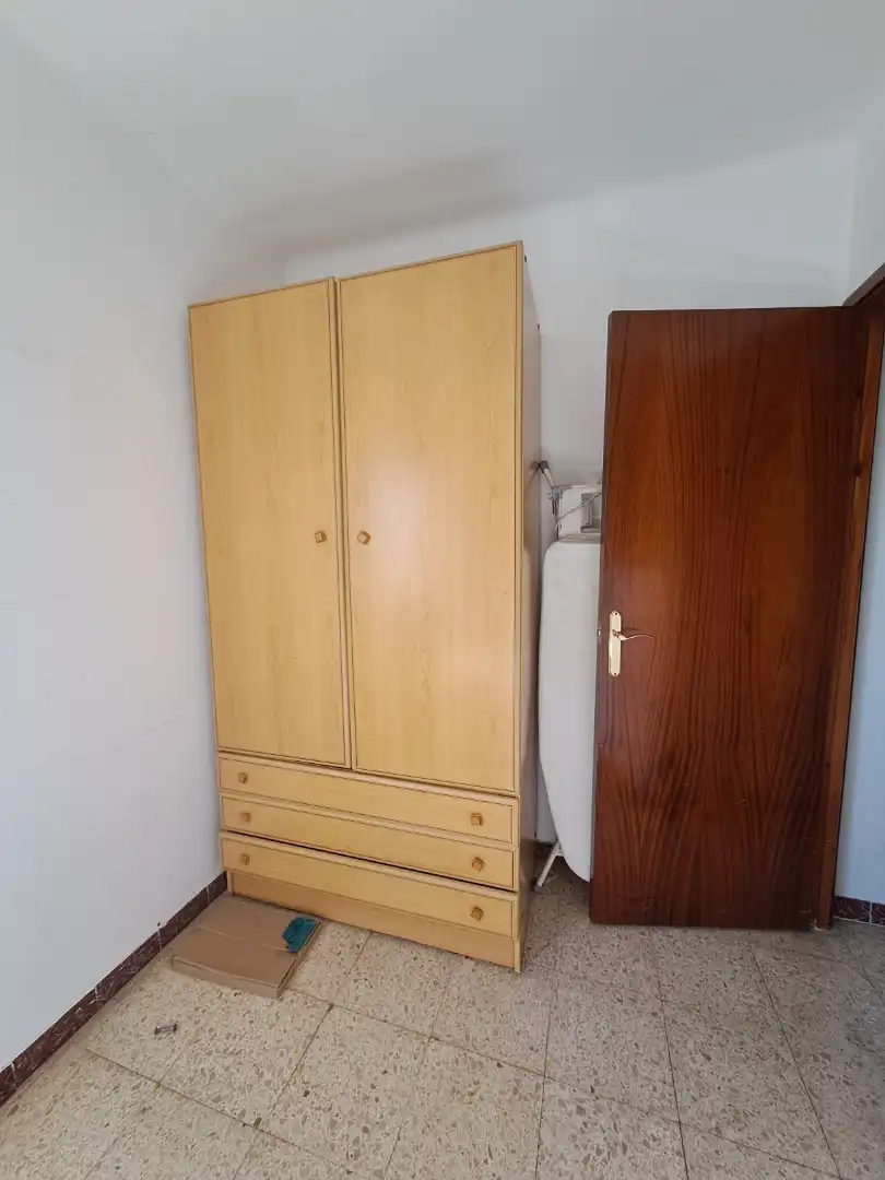 Schlafzimmer von Wohnung zur Miete in Vilanova i la Geltrú mit Möbliert, Ofen und Waschmaschine