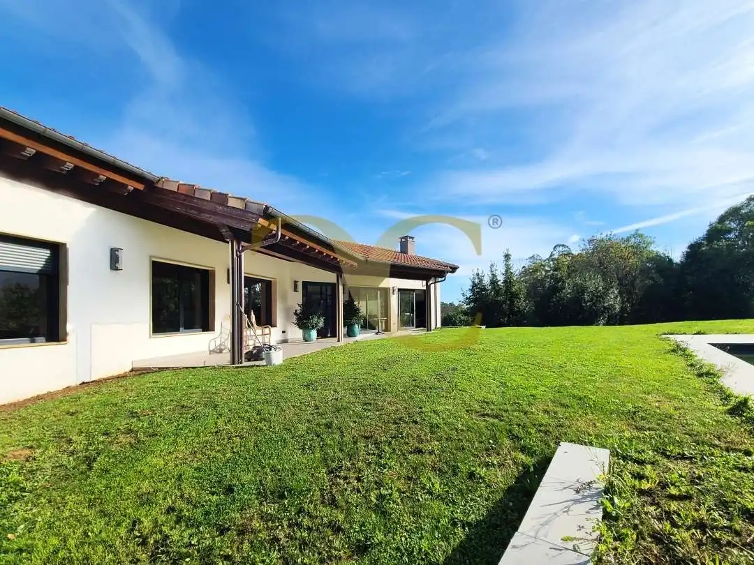 Exterior view of Houses for sale in Ribadesella  with Air Conditioner, Heating and Private garden