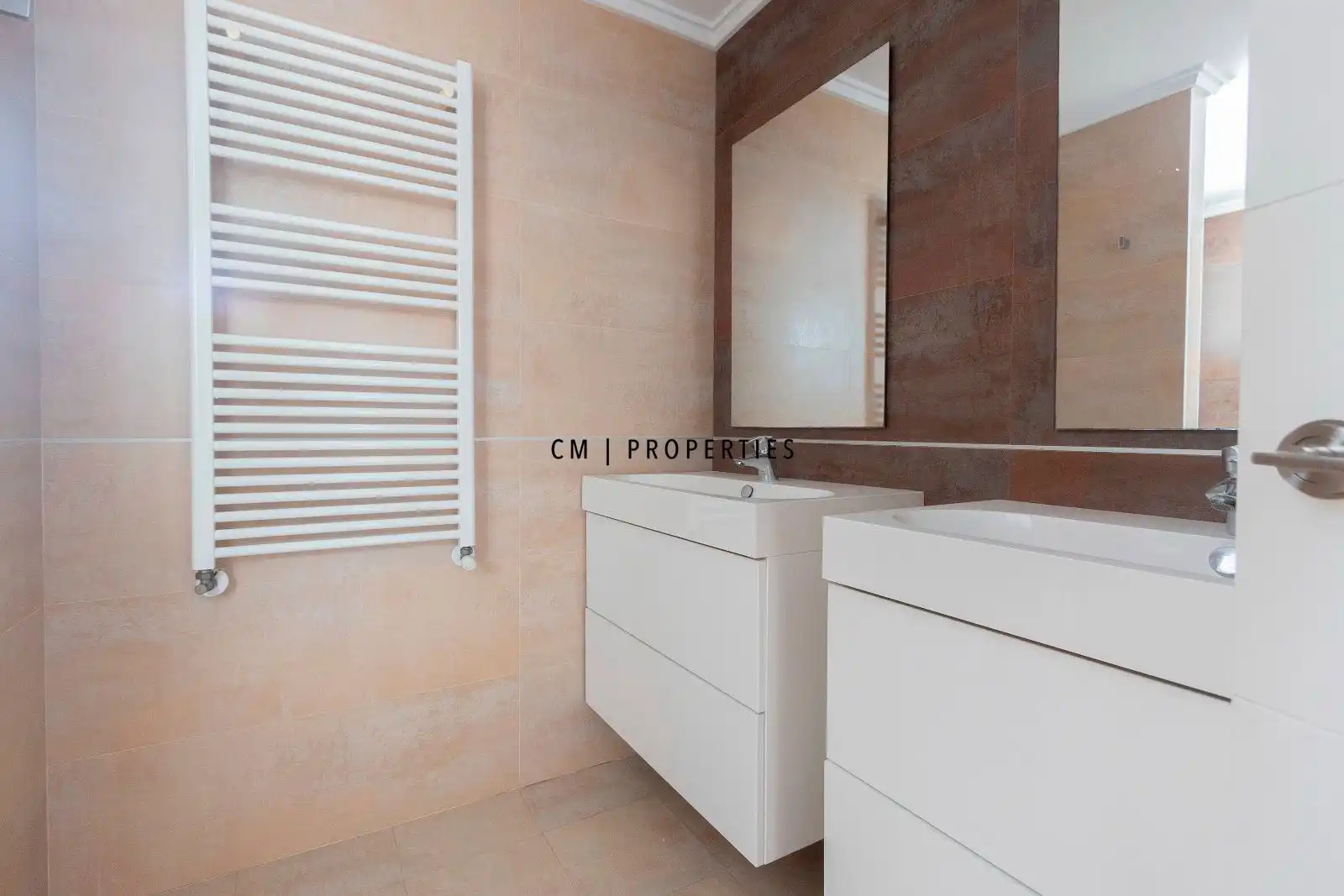Bathroom of Duplexes for sale in Valencia  with Air Conditioner, Heating and Parquet flooring