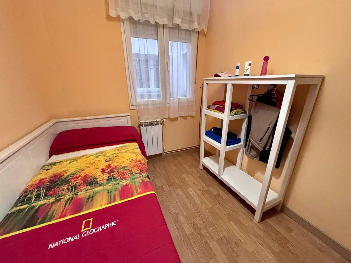 Habitación de Piso en venta en Gijón  con Calefacción, Parquet y Amueblado