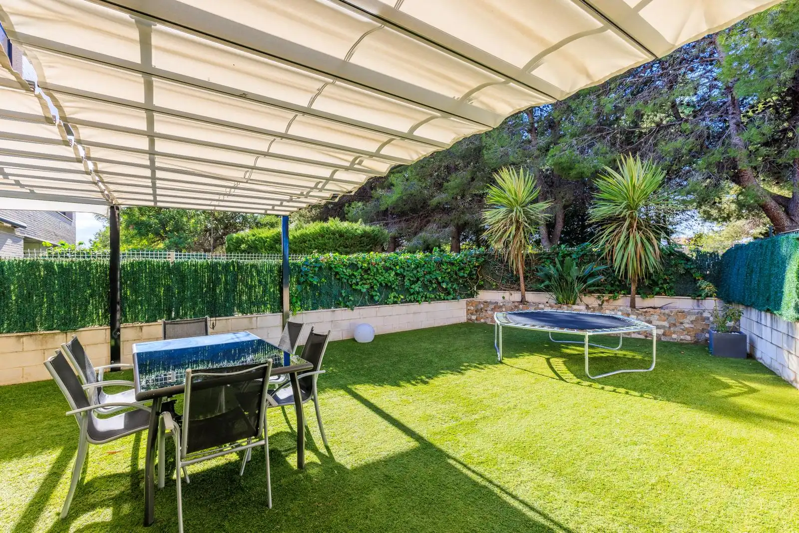 Terraza de Casa adosada en venta en Cambrils con Aire acondicionado, Calefacción y Jardín privado
