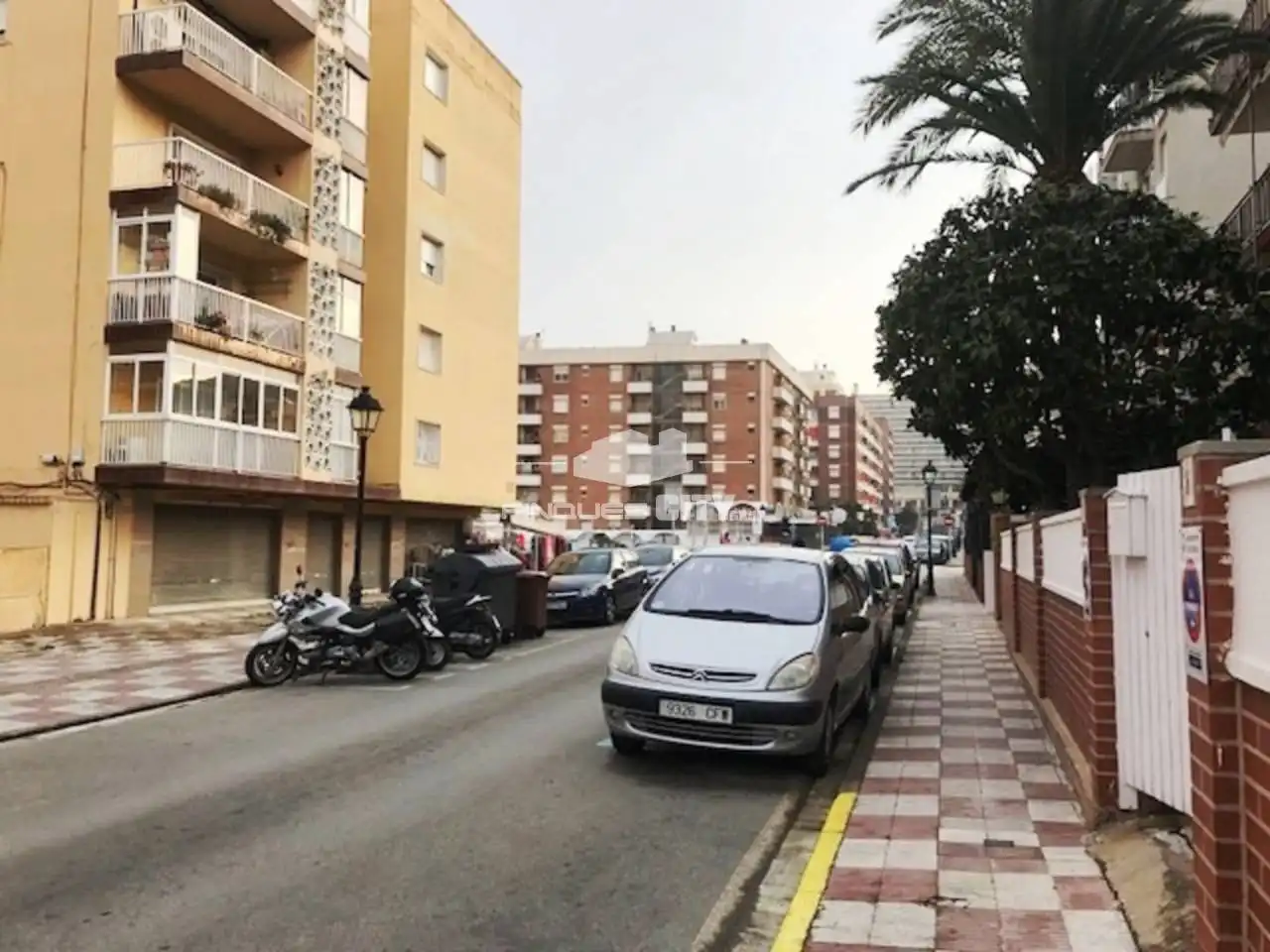 Außenansicht von Garage zur Miete in Calella mit Alarm