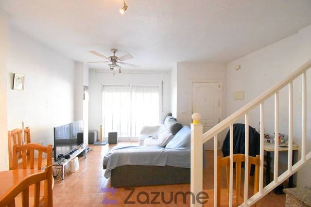 Casa adosada en Alquiler en C. Poeta Jara Carrillo en Centro