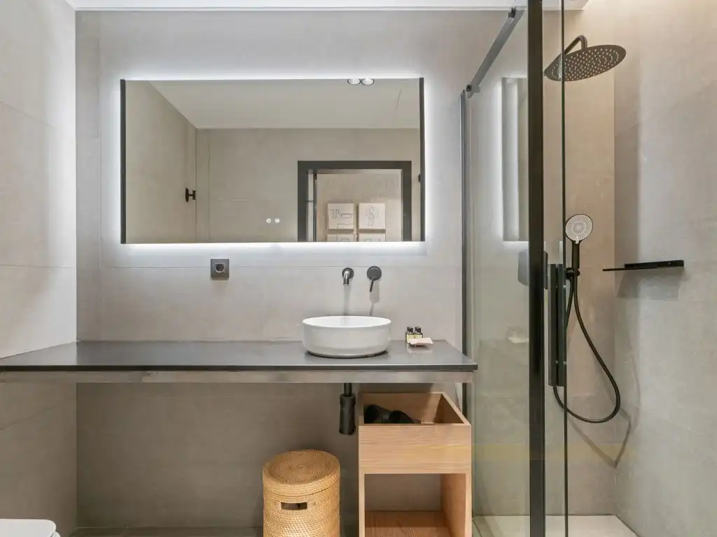 Bathroom of Commercial properties for sale in Puente de Vallecas