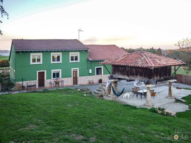 Casa-chalet en Venta en Llanera