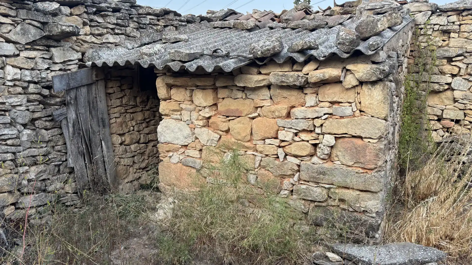 Vista exterior de Finca rústica en venda en La Fatarella amb Jardí privat