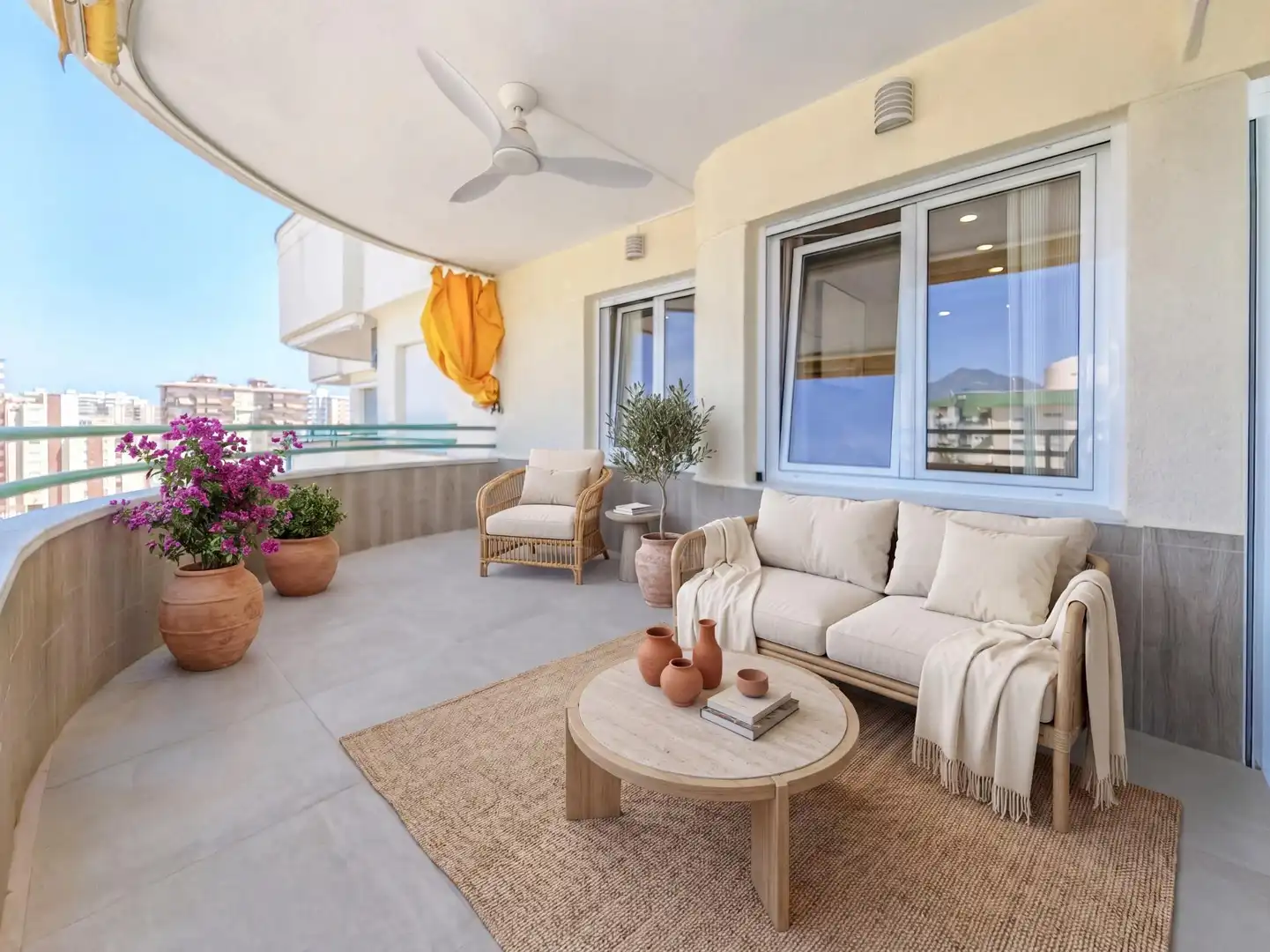 Apartment with terrace for sale in DEVESA 44